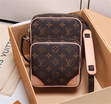 valor bolsa louis vuitton masculina original|modelos de bolsas louis vuitton.